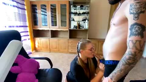 Mike and anna online show from June 2026 11:47:02 AM