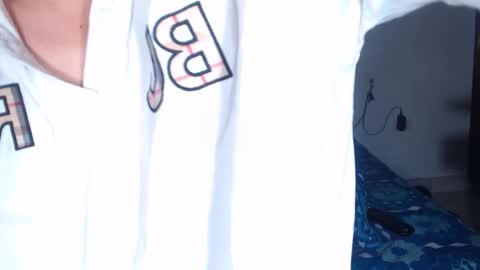 Snapshot of mike_and_bella_ chatting on September 2025 11:38:01 PM bella online show from September 2025 11:38:01 PM