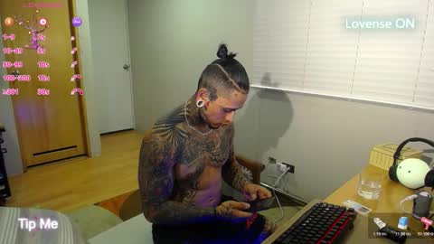 Snapshot of mike_jonness chatting on November 2025 12:31:02 AM M I K E online show from November 2025 12:31:02 AM