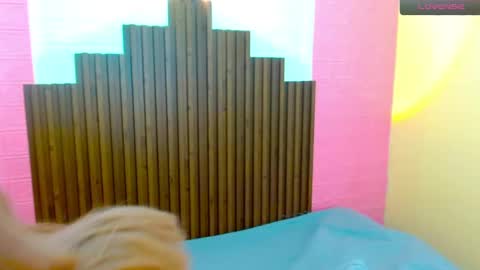 Snapshot of mike_nour chatting on December 2024 09:35:01 PM IM MIKE online show from December 2024 09:35:01 PM