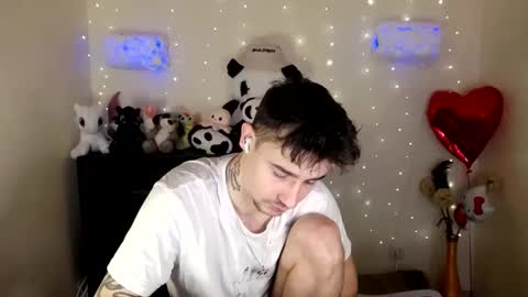 Snapshot of mike_severi chatting on February 2025 07:12:01 AM Mike online show from February 2025 07:12:01 AM