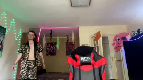 Mike online show from July 2026 09:49:01 AM