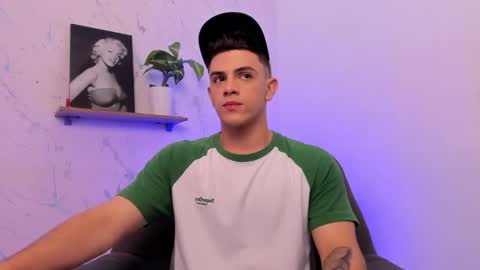 Snapshot of mikecooper_ chatting on February 2025 04:57:01 AM Mike Cooper online show from February 2025 04:57:01 AM