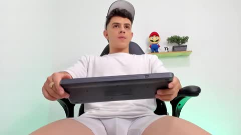 Snapshot of mikecooper_ chatting on October 2025 11:26:02 PM Mike Cooper online show from October 2025 11:26:02 PM