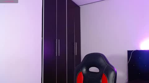 Snapshot of mikee_g chatting on January 2025 01:16:02 AM ZARA BLARE online show from January 2025 01:16:02 AM