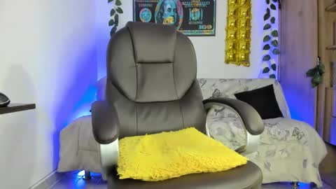 mikee_scooth online show from January 2025 02:32:02 AM