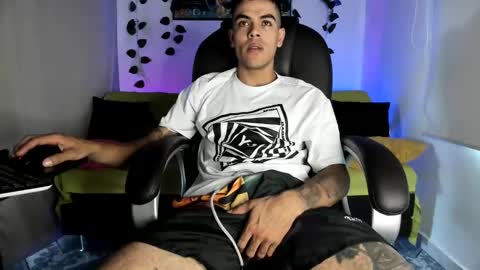 mikee_scooth online show from September 2025 03:26:02 PM