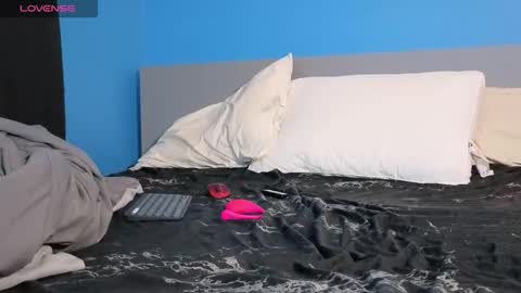 Snapshot of mikehawk1589 chatting on October 2025 08:48:02 AM mikehawk1589 online show from October 2025 08:48:02 AM