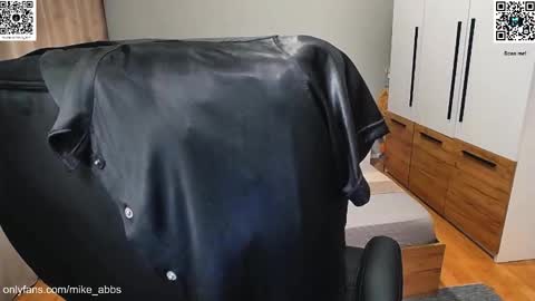 Mike    online show from November 2025 02:27:01 PM