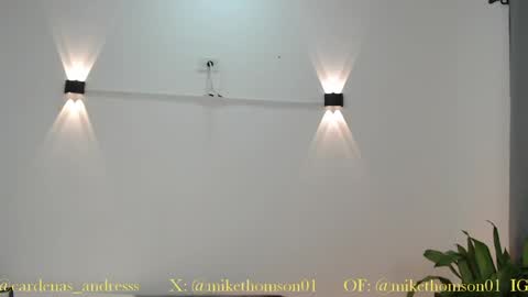 Snapshot of mikethomson01 chatting on May 2026 02:17:01 AM Mike online show from May 2026 02:17:01 AM