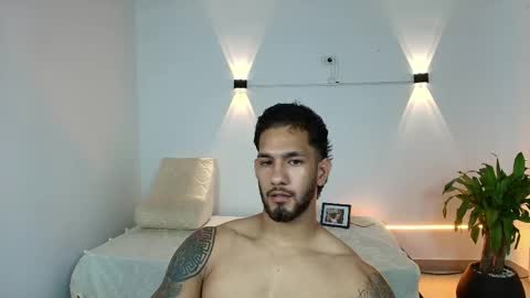 Snapshot of mikethomson01 chatting on May 2026 12:30:02 AM Mike online show from May 2026 12:30:02 AM