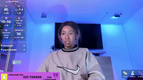 Snapshot of mikeyla_russo_ chatting on January 2025 12:05:02 AM Mikeyla online show from January 2025 12:05:02 AM