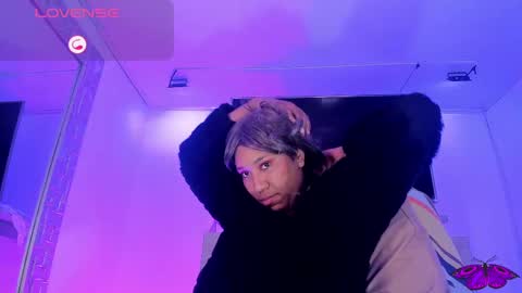 Snapshot of mikeyla_russo_ chatting on September 2025 04:51:02 PM Mikeyla online show from September 2025 04:51:02 PM