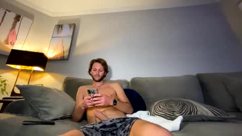 Snapshot of mikeywhite123 chatting on January 2025 03:49:02 AM mikeywhite123 online show from January 2025 03:49:02 AM