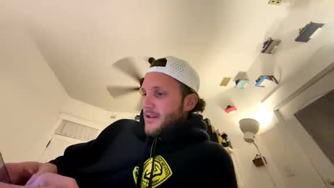 Snapshot of mikeywhite123 chatting on January 2025 07:39:02 AM mikeywhite123 online show from January 2025 07:39:02 AM