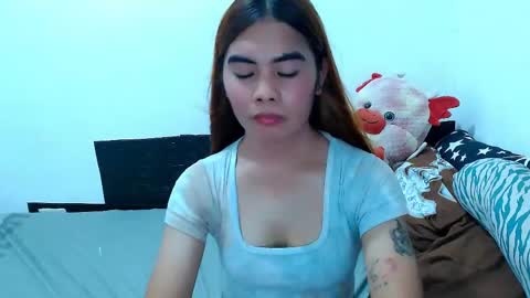 Mikhayla online show from May 2026 04:40:01 AM