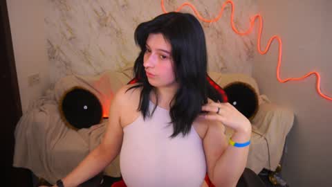 Snapshot of mikiikiwi chatting on December 2024 08:04:01 PM Miki online show from December 2024 08:04:01 PM