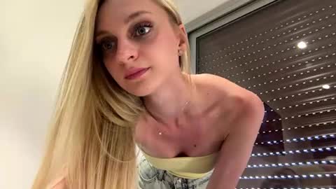 mikkiskees online show from July 2026 04:44:01 PM