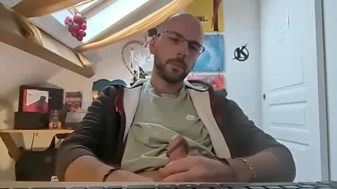 Snapshot of mikmik91 chatting on December 2024 03:00:02 PM mikmik91 online show from December 2024 03:00:02 PM