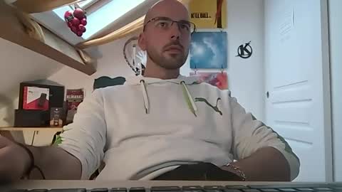 Snapshot of mikmik91 chatting on January 2025 02:46:01 PM mikmik91 online show from January 2025 02:46:01 PM