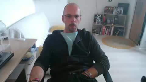 Snapshot of mikmik91 chatting on September 2025 01:00:02 PM mikmik91 online show from September 2025 01:00:02 PM