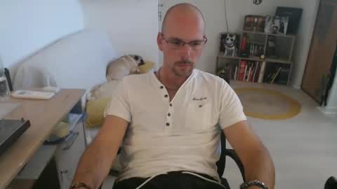 Snapshot of mikmik91 chatting on September 2025 02:41:01 PM mikmik91 online show from September 2025 02:41:01 PM