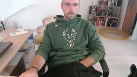 Snapshot of mikmik91 chatting on September 2025 08:39:02 AM mikmik91 online show from September 2025 08:39:02 AM