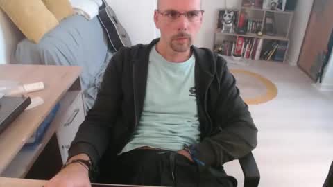 Snapshot of mikmik91 chatting on October 2025 10:15:02 AM mikmik91 online show from October 2025 10:15:02 AM