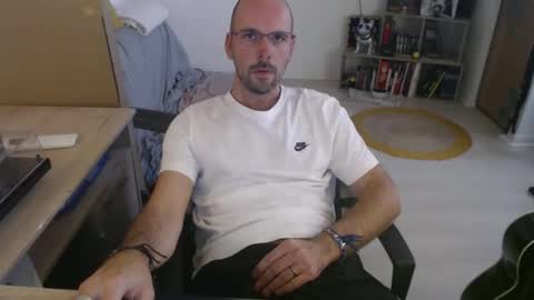 Snapshot of mikmik91 chatting on October 2025 02:07:01 PM mikmik91 online show from October 2025 02:07:01 PM