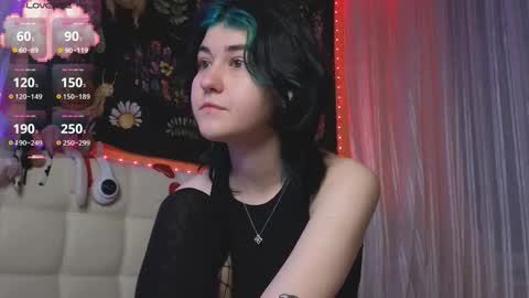 Snapshot of miko_meow chatting on September 2025 12:40:01 PM Miko online show from September 2025 12:40:01 PM