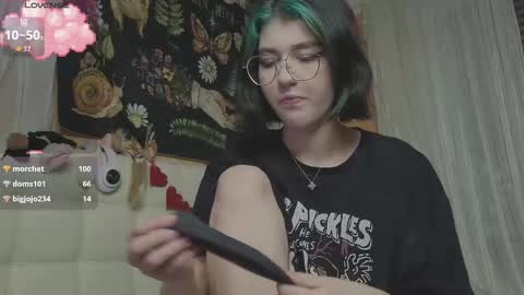 Snapshot of miko_meow chatting on October 2025 07:53:02 AM Miko online show from October 2025 07:53:02 AM