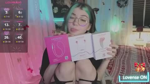 Snapshot of miko_meow chatting on January 2026 04:00:01 PM Miko online show from January 2026 04:00:01 PM