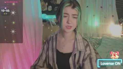 Snapshot of miko_meow chatting on February 2026 04:05:02 PM Miko online show from February 2026 04:05:02 PM