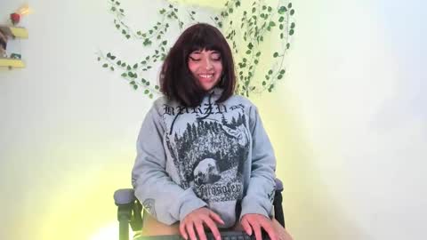 Snapshot of miku_katsuragi chatting on February 2025 05:37:02 AM miku katsuragi online show from February 2025 05:37:02 AM