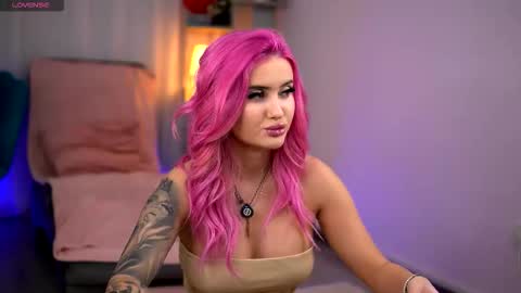 Snapshot of miky_lust chatting on February 2026 04:31:02 AM Miky online show from February 2026 04:31:02 AM