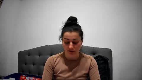 Snapshot of mikyloveu chatting on December 2024 04:09:01 PM Mikyloveu online show from December 2024 04:09:01 PM