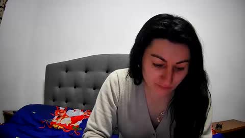 Snapshot of mikyloveu chatting on December 2024 05:21:01 PM Mikyloveu online show from December 2024 05:21:01 PM