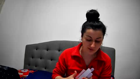 Snapshot of mikyloveu chatting on December 2024 02:42:01 PM Mikyloveu online show from December 2024 02:42:01 PM