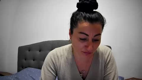 Snapshot of mikyloveu chatting on February 2025 04:50:02 PM Mikyloveu online show from February 2025 04:50:02 PM