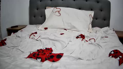 Snapshot of mikyloveu chatting on February 2025 05:36:01 PM Mikyloveu online show from February 2025 05:36:01 PM