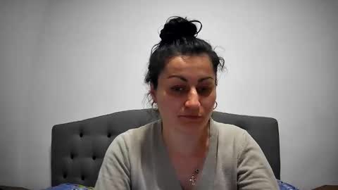 Snapshot of mikyloveu chatting on February 2025 06:21:02 PM Mikyloveu online show from February 2025 06:21:02 PM