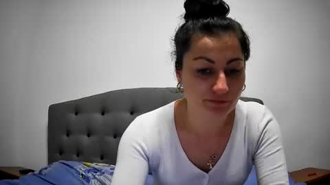 Snapshot of mikyloveu chatting on March 2025 06:12:01 PM Mikyloveu online show from March 2025 06:12:01 PM