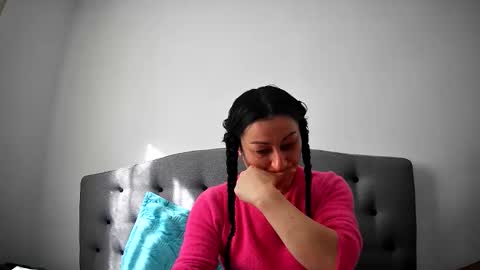 Snapshot of mikyloveu chatting on October 2025 11:22:02 AM Mikyloveu online show from October 2025 11:22:02 AM