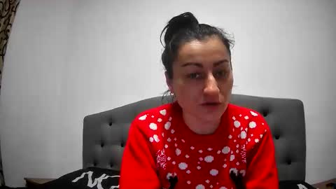 Snapshot of mikyloveu chatting on December 2025 05:09:01 PM Mikyloveu online show from December 2025 05:09:01 PM