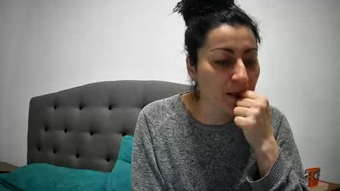 Snapshot of mikyloveu chatting on February 2026 03:05:01 PM Mikyloveu online show from February 2026 03:05:01 PM