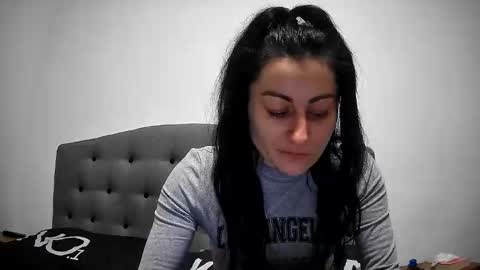 Snapshot of mikyloveu chatting on February 2026 04:00:01 PM Mikyloveu online show from February 2026 04:00:01 PM