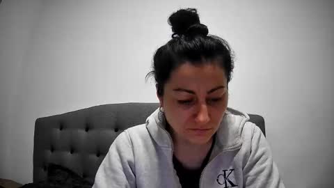 Snapshot of mikyloveu chatting on February 2026 05:21:01 PM Mikyloveu online show from February 2026 05:21:01 PM