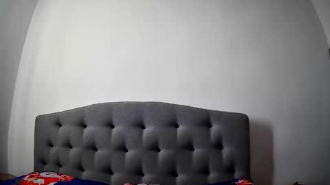 Mikyloveu online show from April 2026 03:23:01 PM