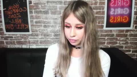 Snapshot of mila_camilla chatting on September 2025 01:54:02 AM Camilla online show from September 2025 01:54:02 AM