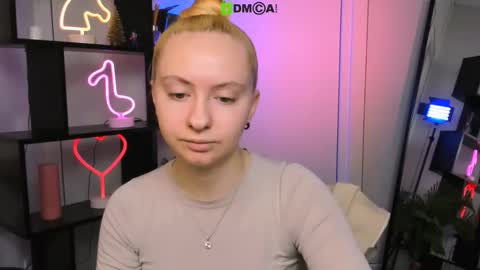 mila_glow online show from December 2025 06:31:01 AM